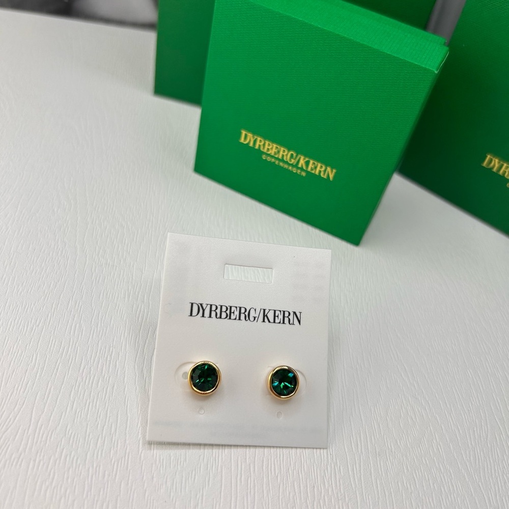 Emerald Green Crystal Gold Stud Earrings, Green Stone Stud Gold Earrings - Picture 4 of 8